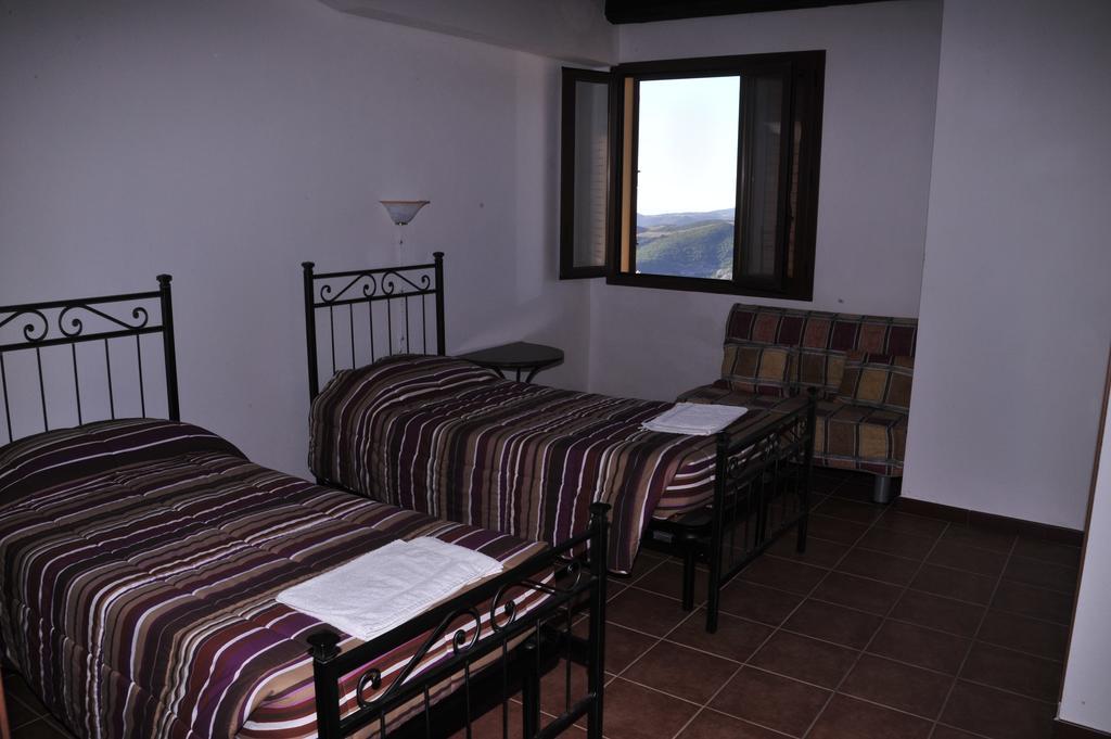 הוילה ארבוס Agriturismo Rocca Su Moru מראה חיצוני תמונה