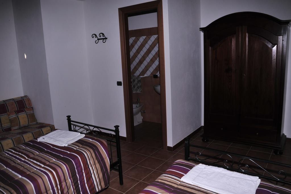 הוילה ארבוס Agriturismo Rocca Su Moru מראה חיצוני תמונה