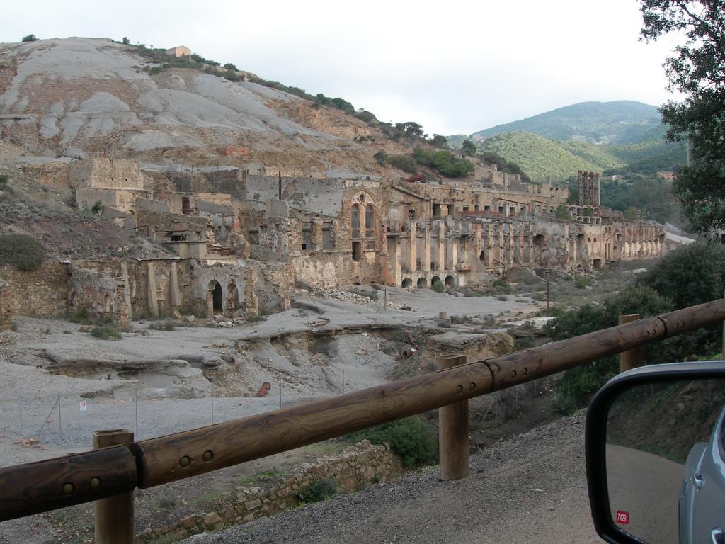 הוילה ארבוס Agriturismo Rocca Su Moru מראה חיצוני תמונה