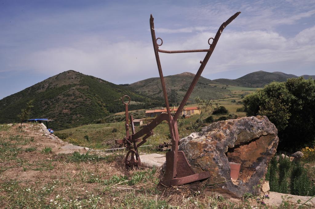 הוילה ארבוס Agriturismo Rocca Su Moru מראה חיצוני תמונה