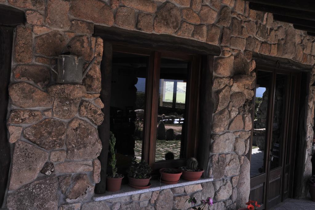 הוילה ארבוס Agriturismo Rocca Su Moru מראה חיצוני תמונה
